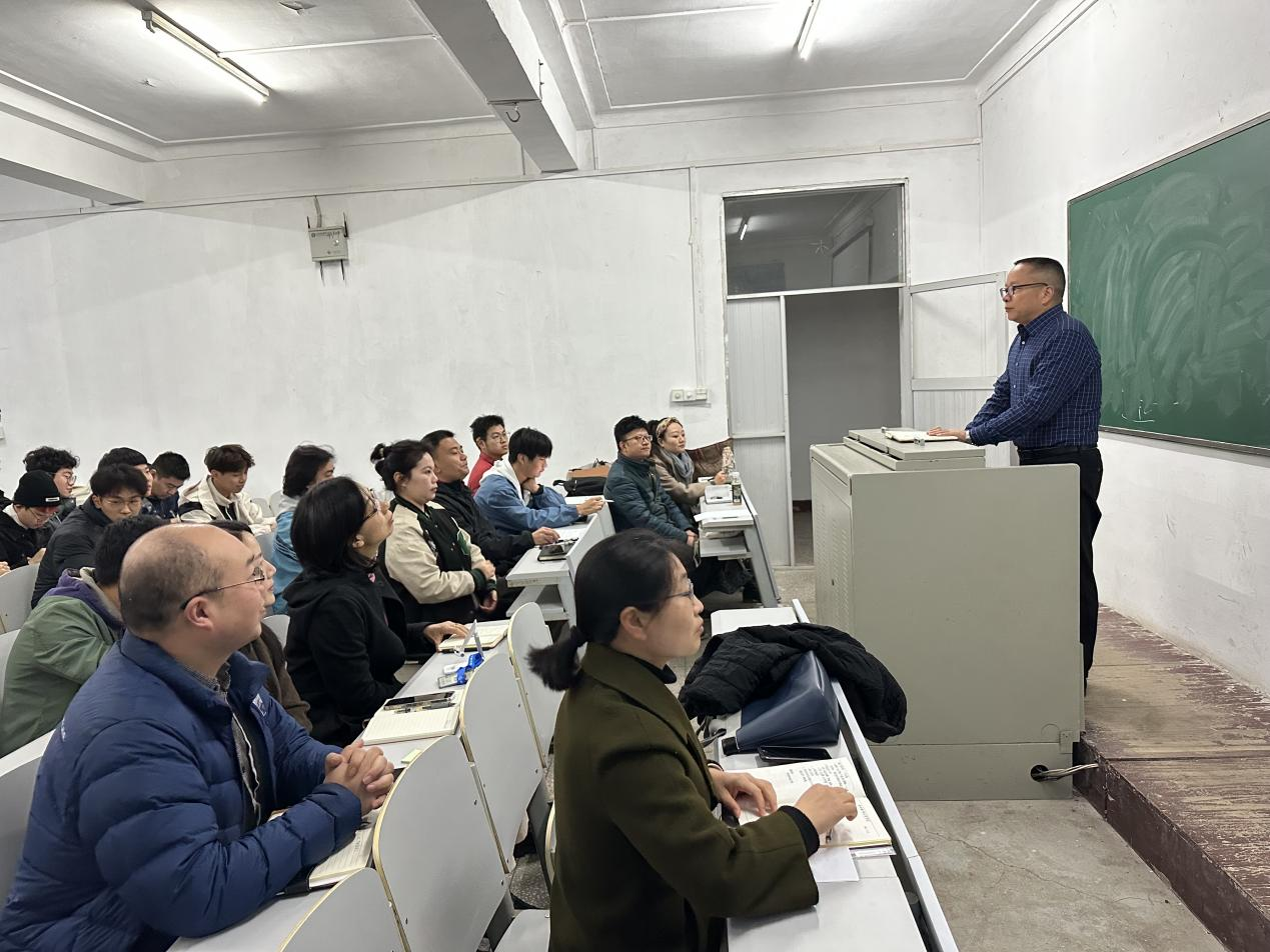 计算机与信息工程学院召开2023-2024-1学期 邮科院校区期中师生座谈会